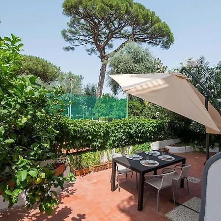 Bianca With Shared Pool Apartament *