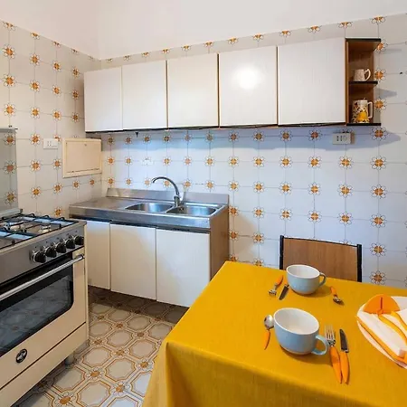 Bianca With Shared Pool Apartament *