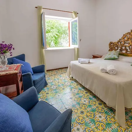 Bianca With Shared Pool Península Sorrentina